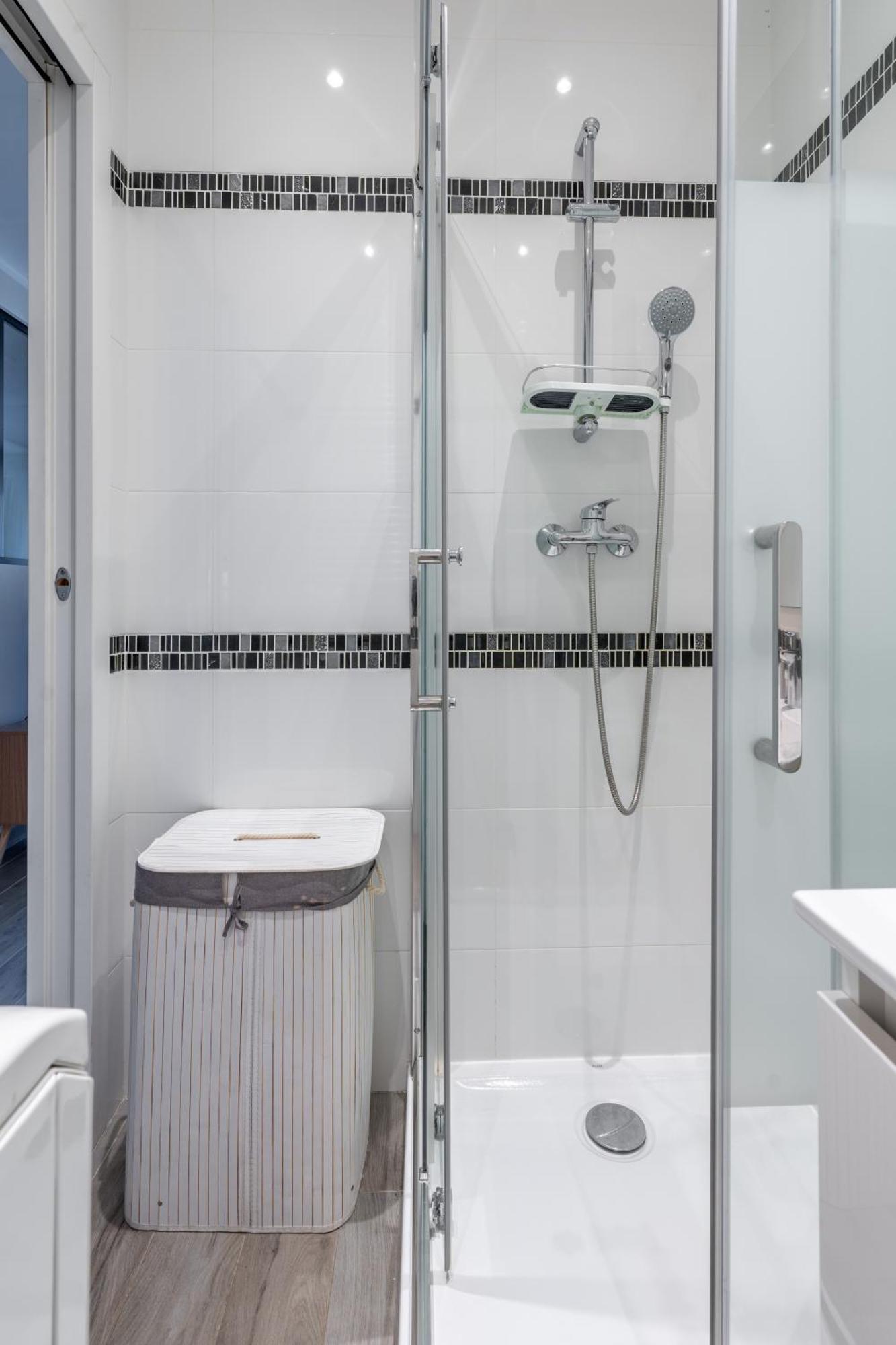 Fabuleux Appartement 2 Personnes Au Coeur De Menton, Climatise Et Proche Gares Routiere Et Sncf المظهر الخارجي الصورة