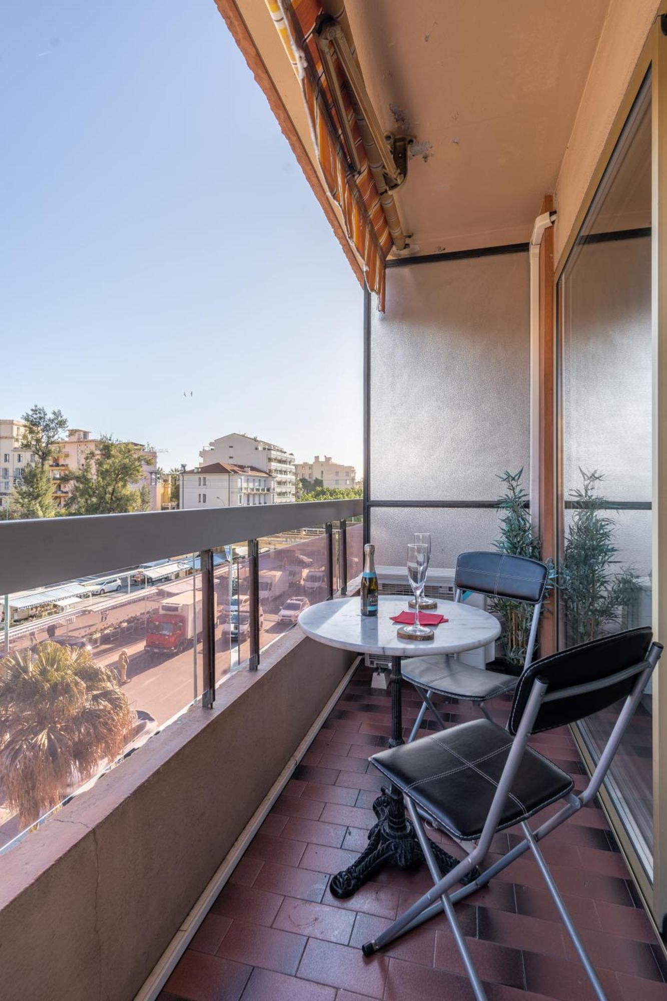 Fabuleux Appartement 2 Personnes Au Coeur De Menton, Climatise Et Proche Gares Routiere Et Sncf المظهر الخارجي الصورة