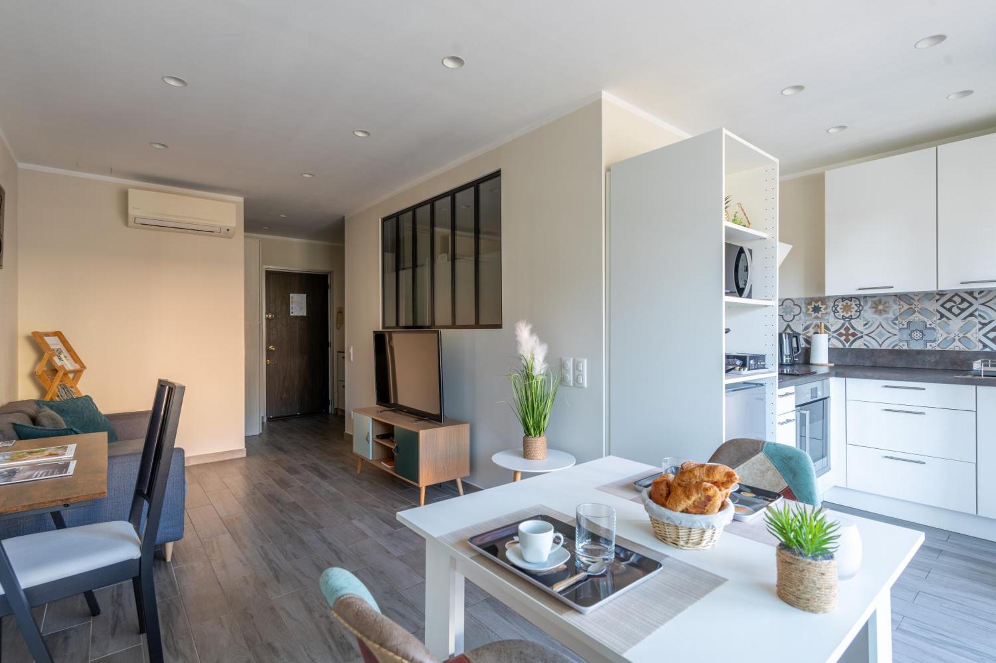 Fabuleux Appartement 2 Personnes Au Coeur De Menton, Climatise Et Proche Gares Routiere Et Sncf المظهر الخارجي الصورة