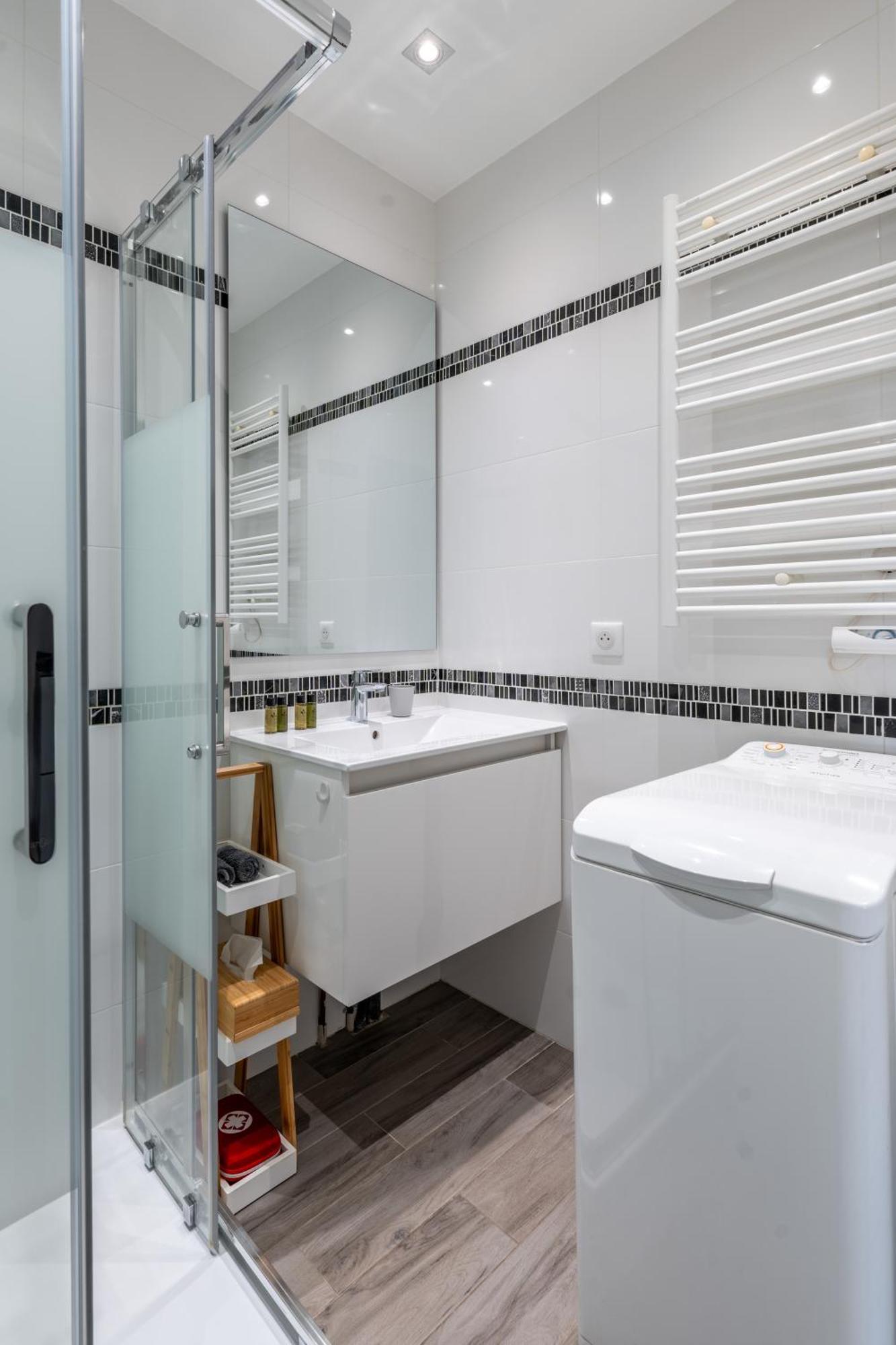 Fabuleux Appartement 2 Personnes Au Coeur De Menton, Climatise Et Proche Gares Routiere Et Sncf المظهر الخارجي الصورة