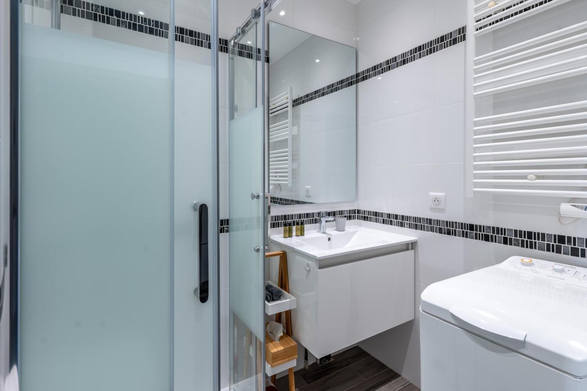 Fabuleux Appartement 2 Personnes Au Coeur De Menton, Climatise Et Proche Gares Routiere Et Sncf المظهر الخارجي الصورة